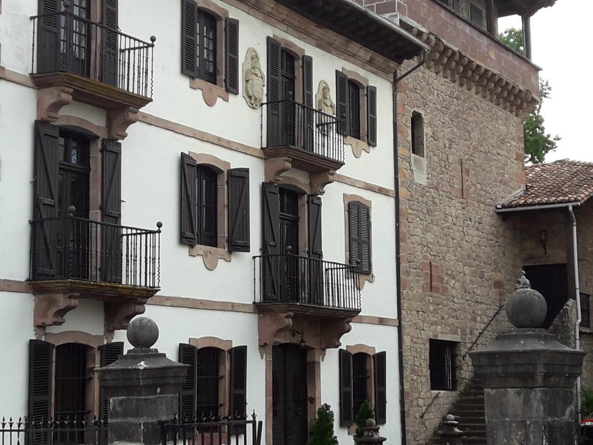Hostal Palacio Jaureguia Irurita Exterior foto